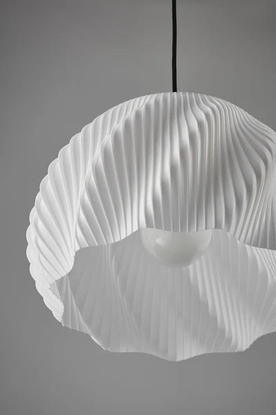 Tacklampa vit modern kök